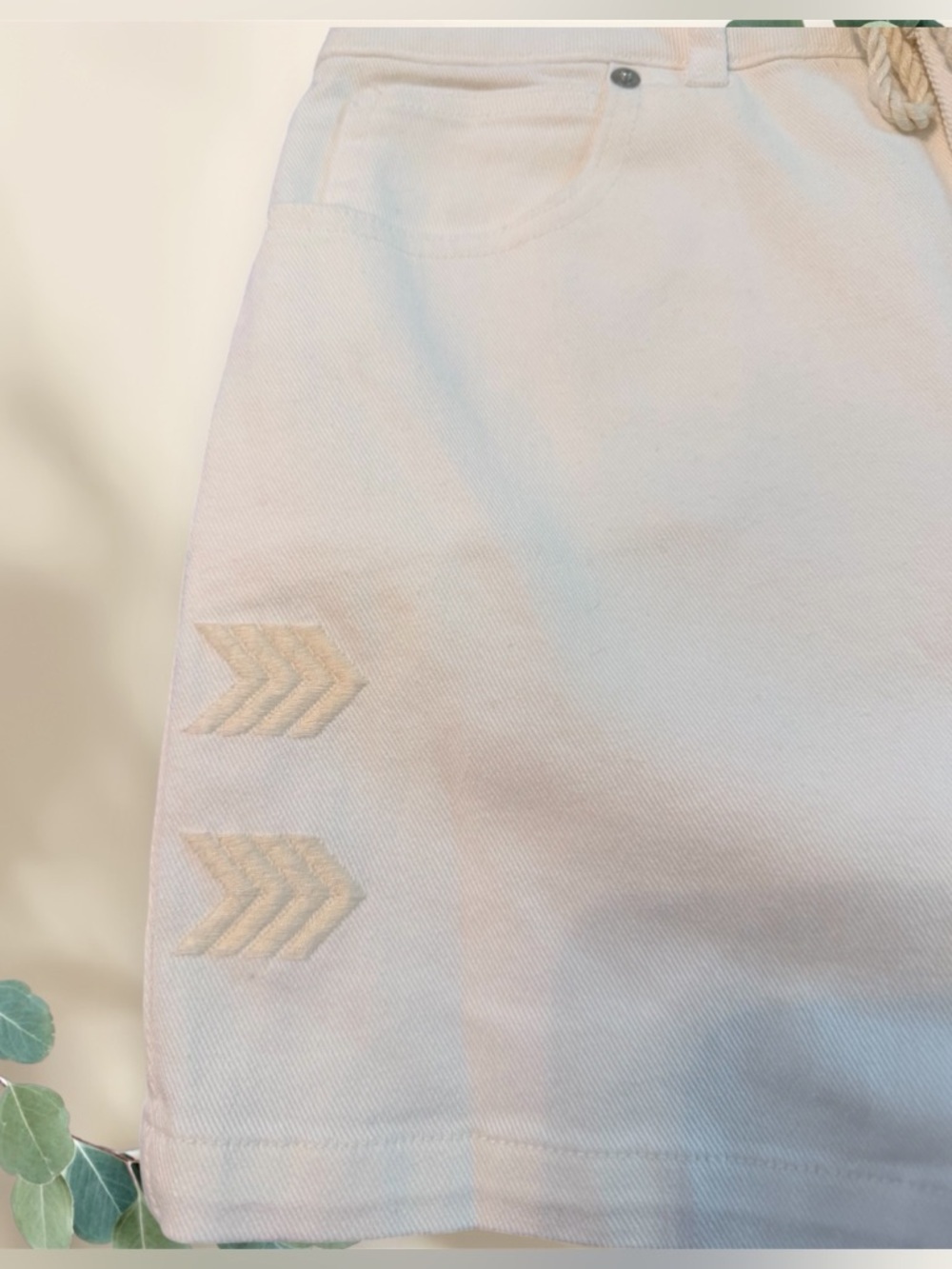 NWT Farmers Market Embroidered Off White High Rise Shorts w/Tassel Belt Sz 10 - Picture 4 of 7